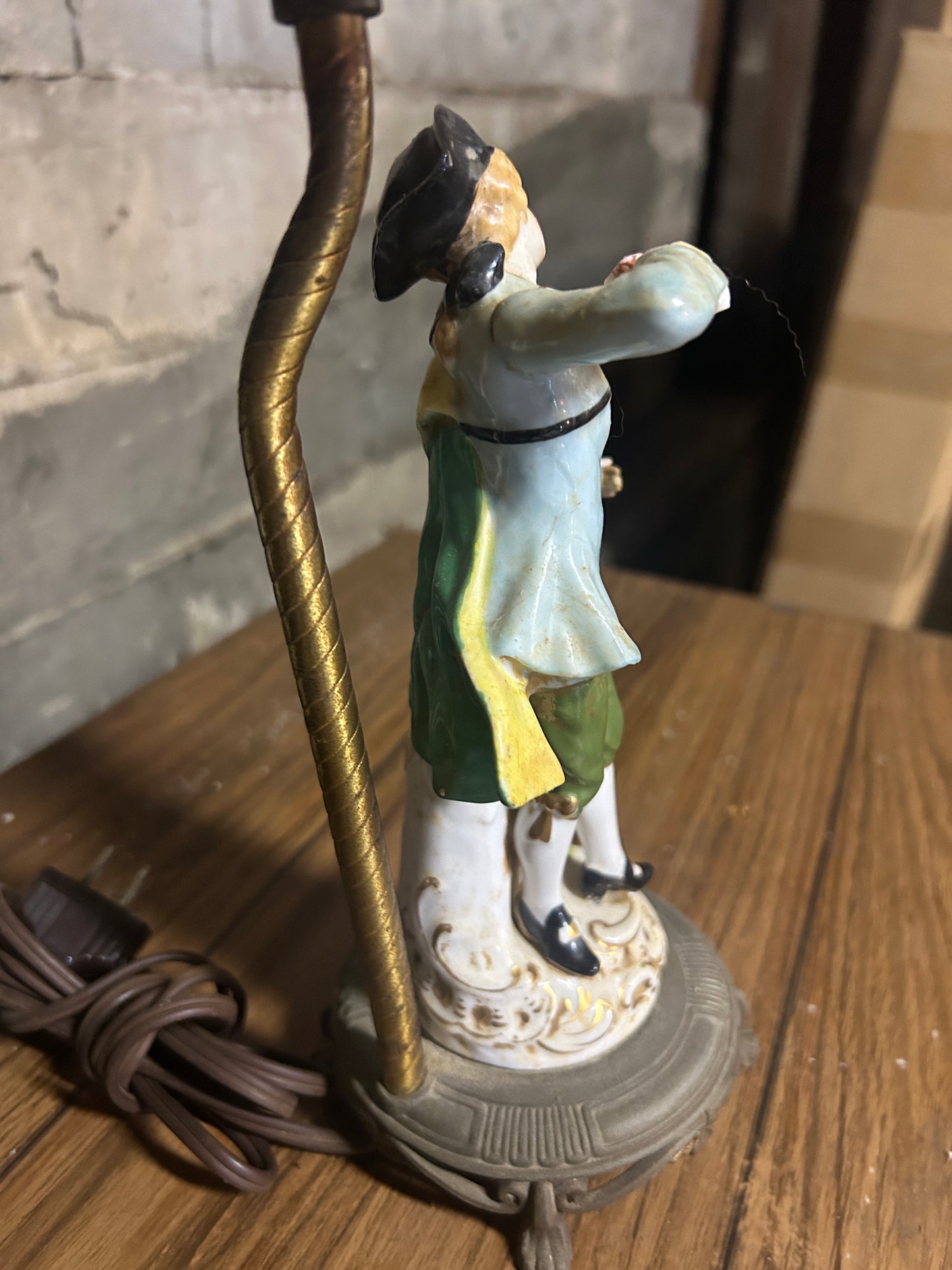 Pair of vanity lamps 10”H