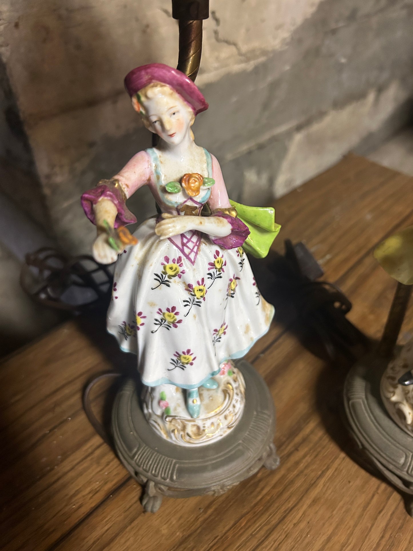 Pair of vanity lamps 10”H
