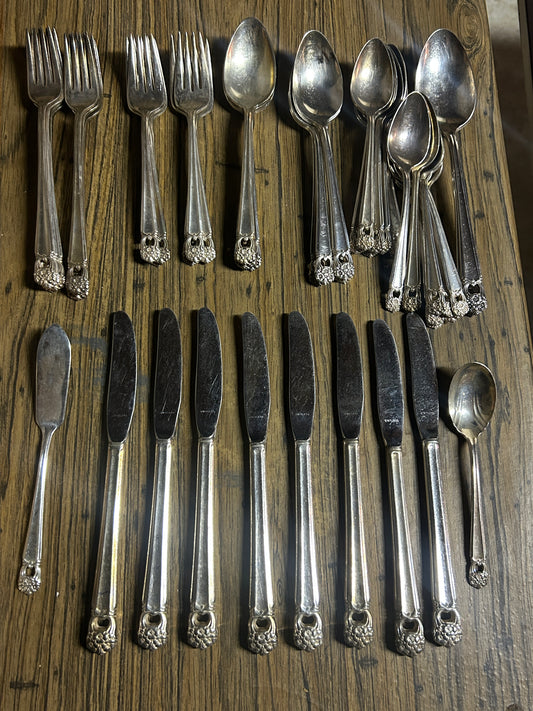 ‘Eternally Yours’ by 1847 Rogers Bros silverplate flatware, 49 pcs