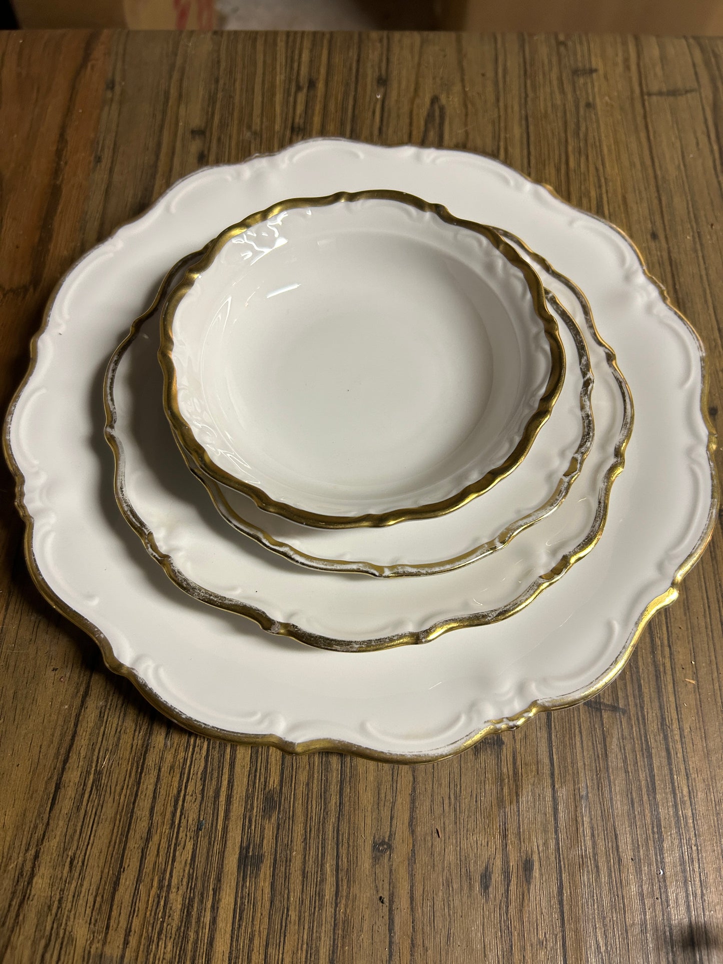 ‘Regency Gold’ Royal Heidelberg Winterling Bavaria dishes 34 pieces