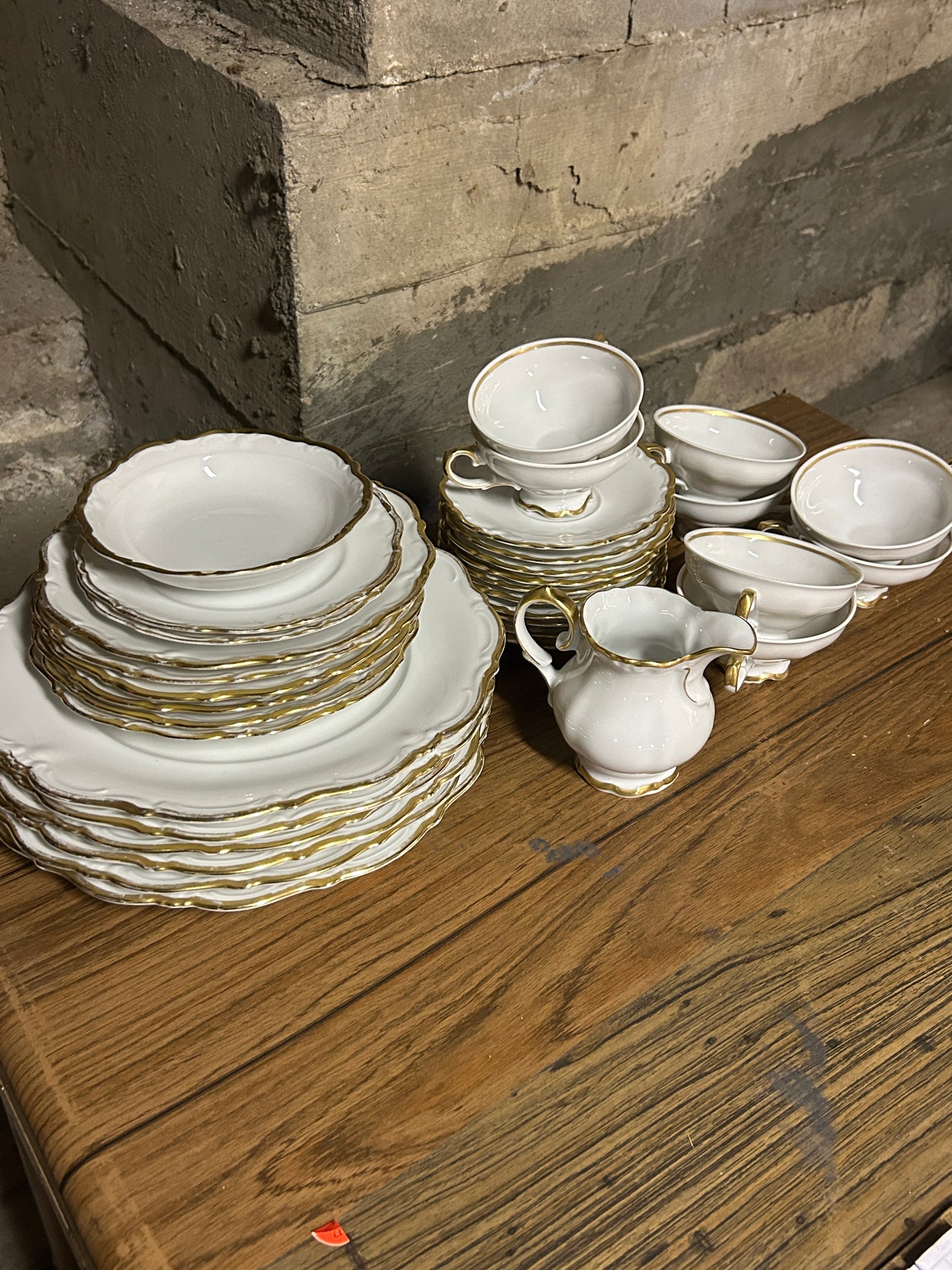 ‘Regency Gold’ Royal Heidelberg Winterling Bavaria dishes 34 pieces